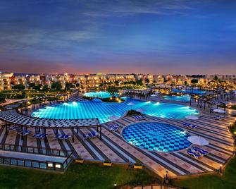 Sunrise Crystal Bay Resort -Grand Select - Hurghada - Bể bơi