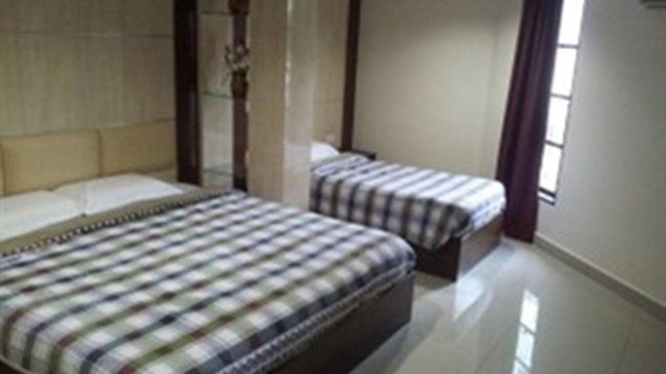 Admiral Hotel