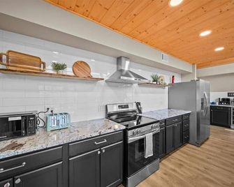 Luxury A-Frame Lake House - Easley - Küche