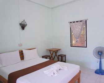 Palmy Home - Mueang Ranong - Bedroom