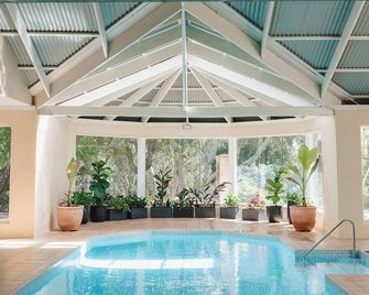 1 Bedroom Balcony Apartment - Adelaide - Pool