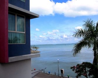 Sandakan Backpackers Hostel - Sandakan - Outdoor view