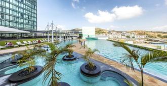 The Stanley Hotel & Suites - Puerto Moresby - Piscina