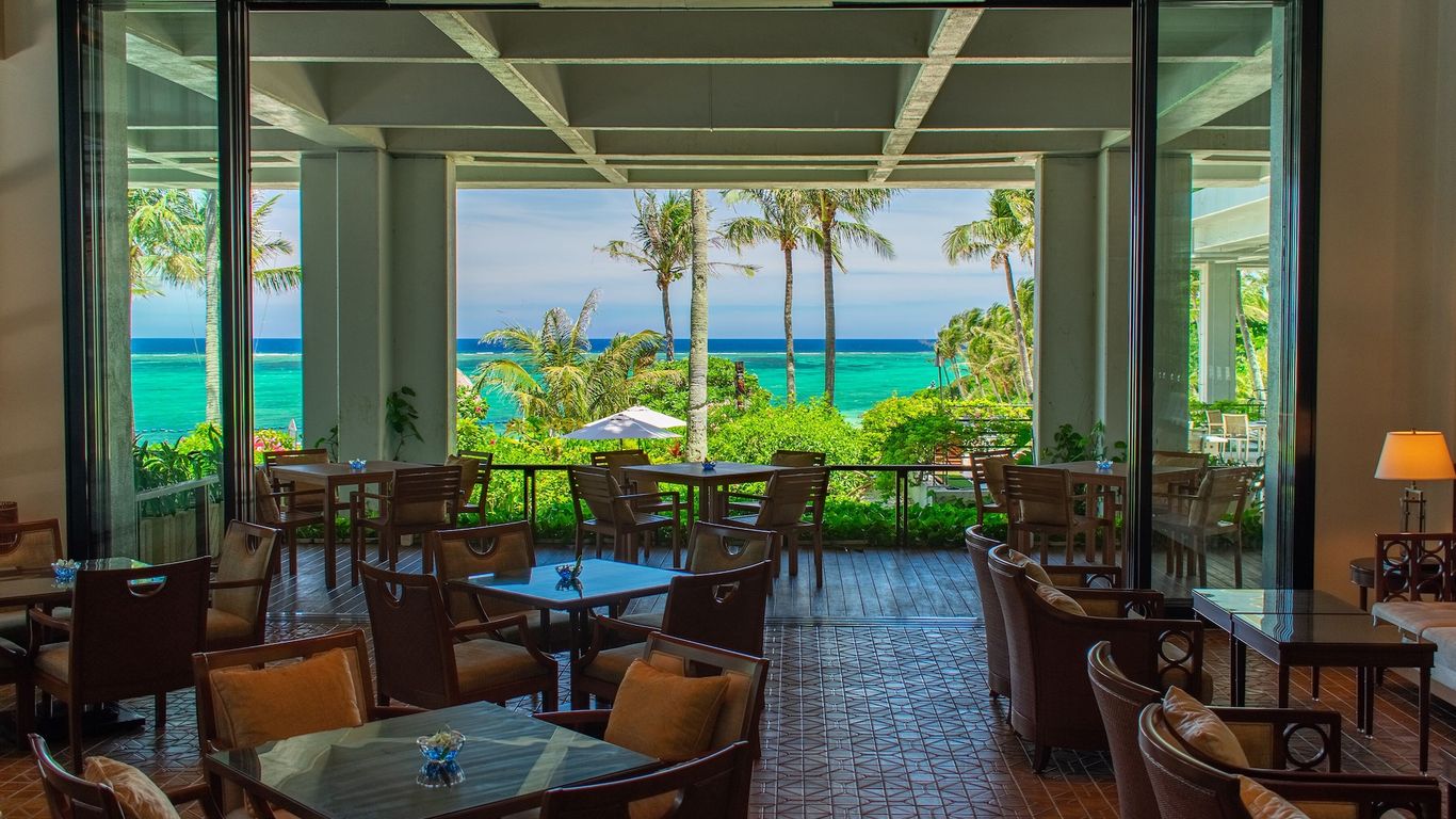 The Moon Beach Museum Resort