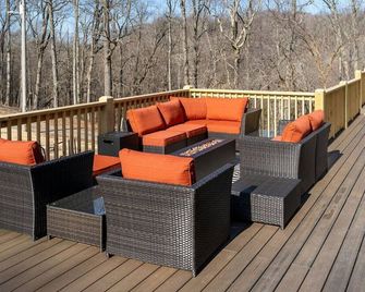 12 Acre Incredible Hideaway 30 mins from Broadway - Hendersonville - Balcony