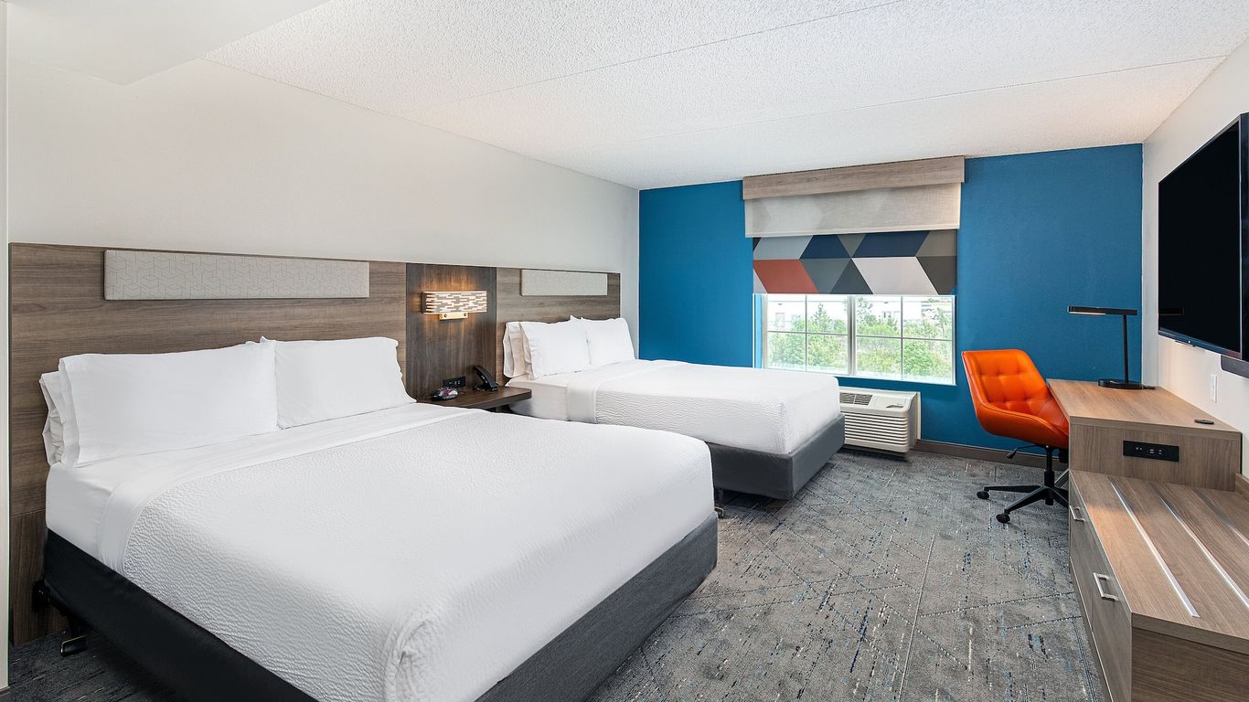 Holiday Inn Express & Suites Columbus At Northlake By IHG