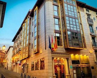 Hotel Sancho Abarca - Huesca - Building