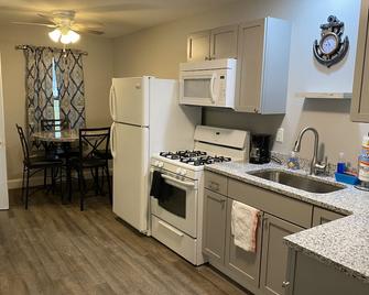 New Remodel |close Lake&park|wine Country|family/Pet Friendly|a/C|wi-Ficable - Geneva - Cocina