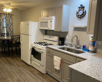 New Remodel |close Lake&park|wine Country|family/Pet Friendly|a/C|wi-Ficable - Geneva - Cocina
