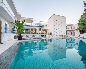 euphoria boutique hotel - Chrisi Ammoudia - Pool