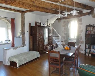 Townhouse St Jacques On The Pilgrimage Route Heart Of Medieval Eymoutiers - Eymoutiers - Salle à manger