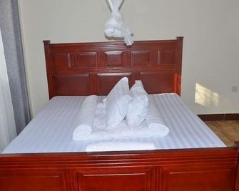 Airport & Lake view Gem - Entebbe - Bedroom