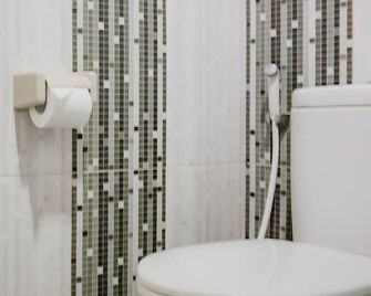 Collection O Hotel Antara - Yakarta - Baño