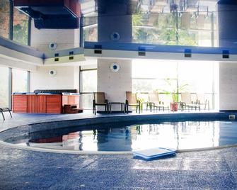 Class Hotel - Bucharest - Pool