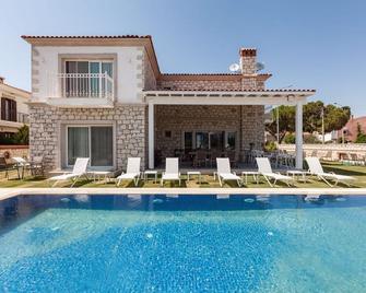 Alacaat Otel - Cesme - Piscina