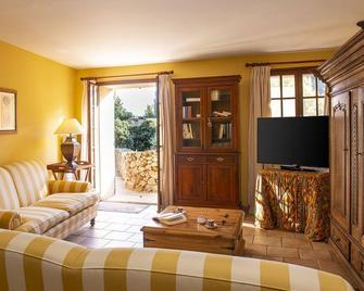 Old farmhouse bergerie 15 minutes from Lake St. Croix - Moissac-Bellevue - Sala de estar