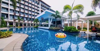 Savoy Hotel Boracay - Boracay - Pool