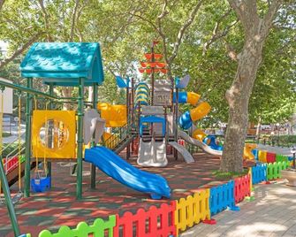 Marina Hotel in Sunny Day Resort - גולדן סאנדס