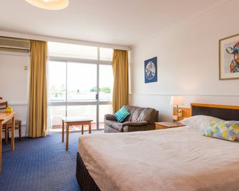 The Q Motel Rockhampton - Rockhampton - Bedroom