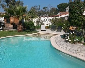 villa with pool, garden and tennis - Spéracèdes - Piscina