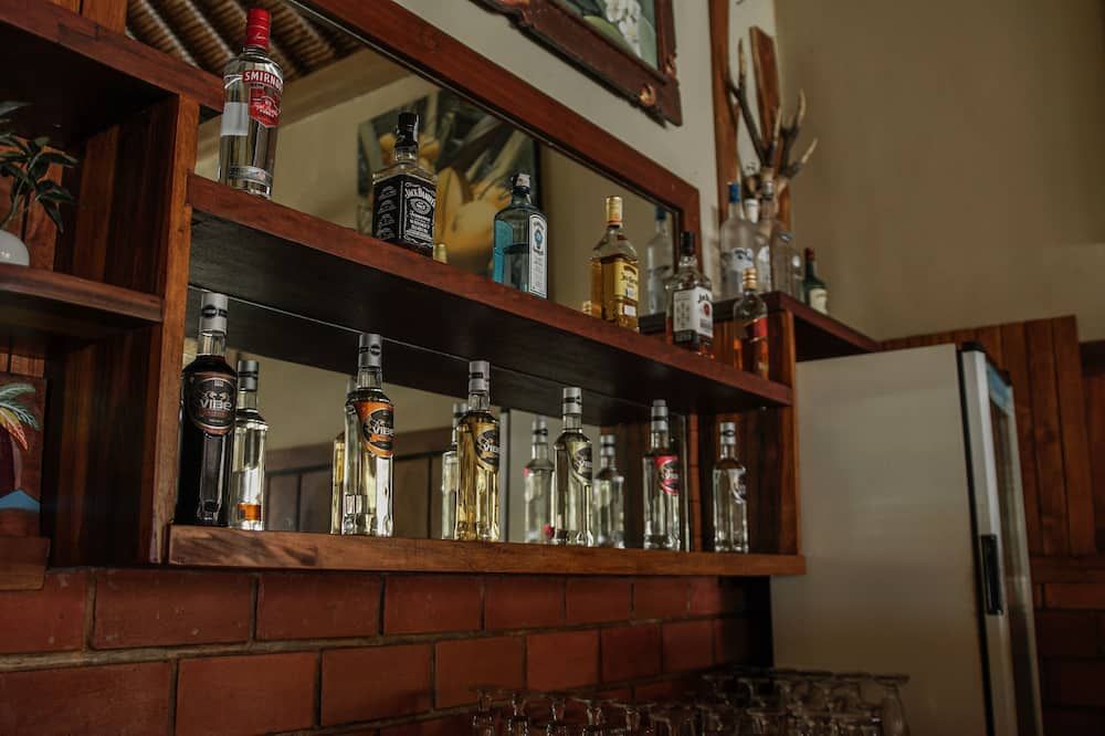 Uluwatu Cottages - South Kuta - בר