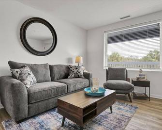 The Waterway 232 by Sea Scape Properties - 來特斯維比奇 - 客廳