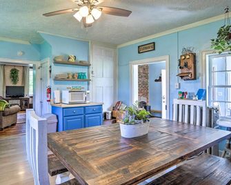 Historic Hammond House with Wine Country View! - Strasburg - Dining room