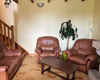 Gite de caractère entre terre et mer (1) - Saint-Nic - Sala de estar