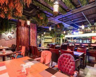 SureStay Plus by Best Western T Pattaya - Chonburi - Bar