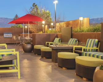 Home2 Suites by Hilton Albuquerque Downtown/University - Alburquerque - Edificio