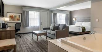 Quality Inn & Suites Amsterdam - Fredericton - Sypialnia