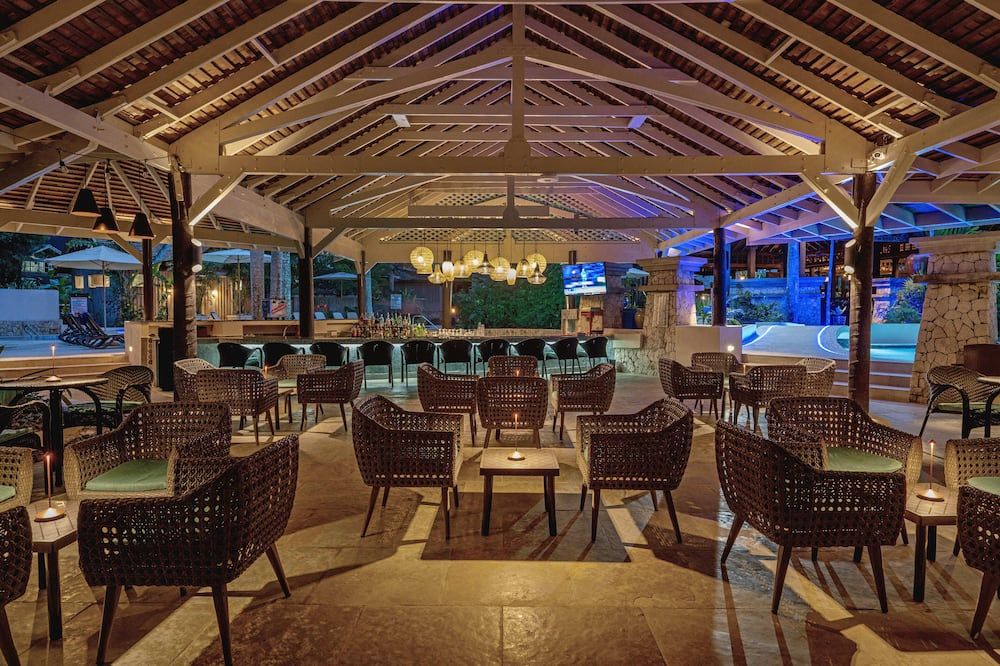 Sunset at the Palms Resort - Adults Only - נגריל - מסעדה