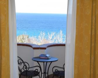 Hotel Tirreno - Parghelia - Balkon