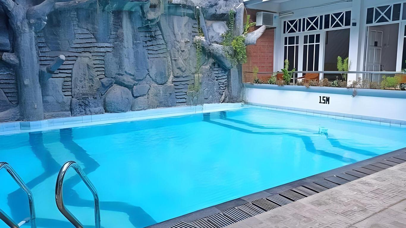Cristalit Hotel
