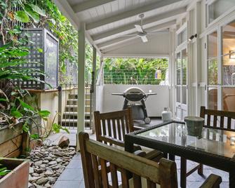 Port Douglas Cottage And Lodge - Port Douglas - Patio