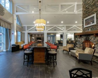 Hampton Inn & Suites Raleigh Cary Lenovo Center - Raleigh - Hall