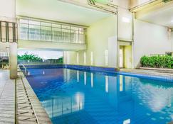 Skyland Bogor Valley Apartments - 茂物 - 游泳池