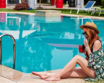 فندق إيبيس مسافر مراكش - بجوار محطة القطار - مراكش - حوض السباحة