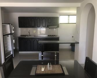 Aparta Hotel Roca Marina - Santa Marta - Kitchen