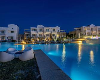 Diamond Deluxe Hotel Wellness & Spa - Adults only - קוס - בריכה