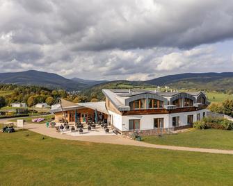 Grund Resort Golf and Ski - Mladé Buky - Edificio