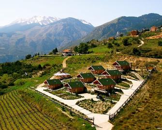 Hyades Mountain Resort - Τρίκαλα Κορινθίας - Κτίριο