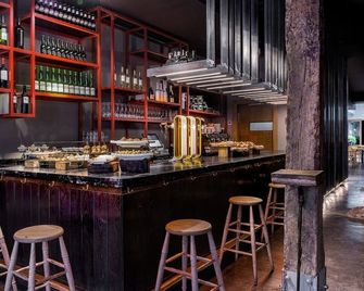 Poshtel Bilbao - Premium Hostel - בילבאו - בר