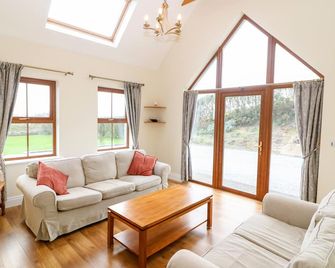 Ballycahane, Country Holiday Cottage In Castletownshend, County Cork - Castletownshend - Living room
