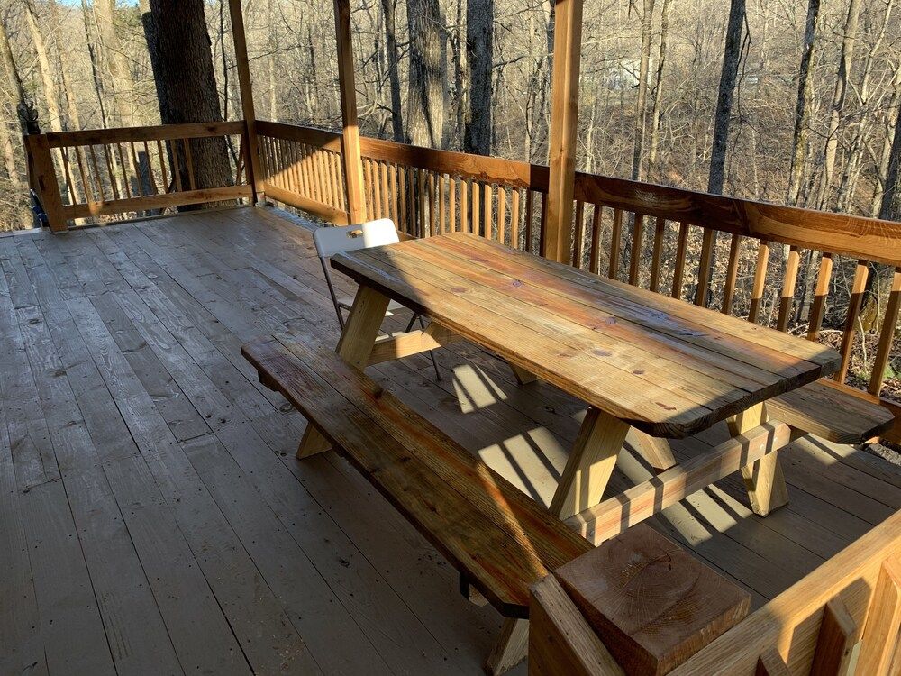 Balcony view of Windrock Cabin That Is 5 Minutes Away From General Store And Trail Heads Beauty!