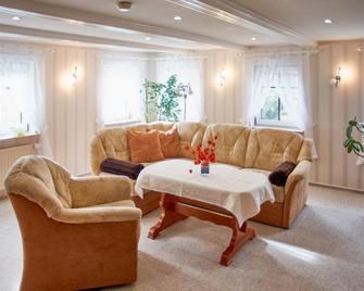 Ferienwohnungen Heumann - Holiday apartment Sternedomizil (ground floor) - Oybin - Wohnzimmer