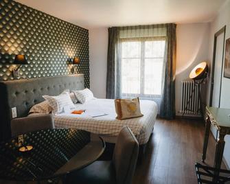 Armes De Champagne - L'Épine - Bedroom