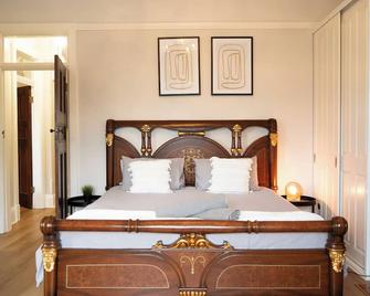 Nestled in the heart of bustling Manly, just 200m from Manly Wharf. - Manly - Bedroom