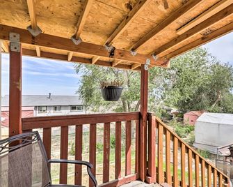 Deck and Yard Pet-Friendly Apartment in Magna! - West Valley City - Balcony