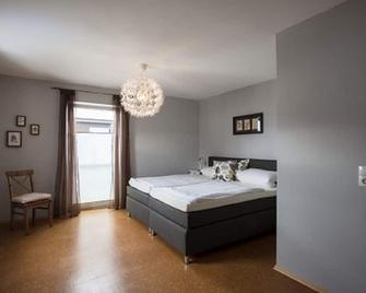 Newly renovated vacation apartment in Aalbachtal near Würzburg 4-6 persons - Uettingen - Habitación